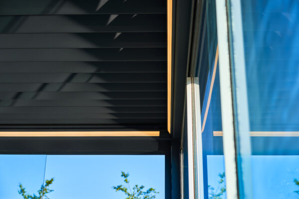 Deponti Pinela Deluxe Louvered Roof Aluminium Veranda - Image 4